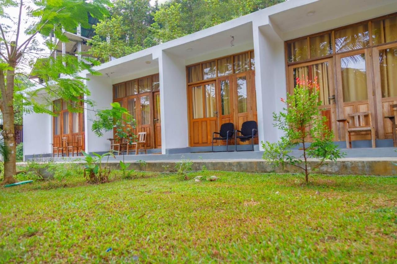 Talalla Ocean Beach Bungalow Matara Exterior photo