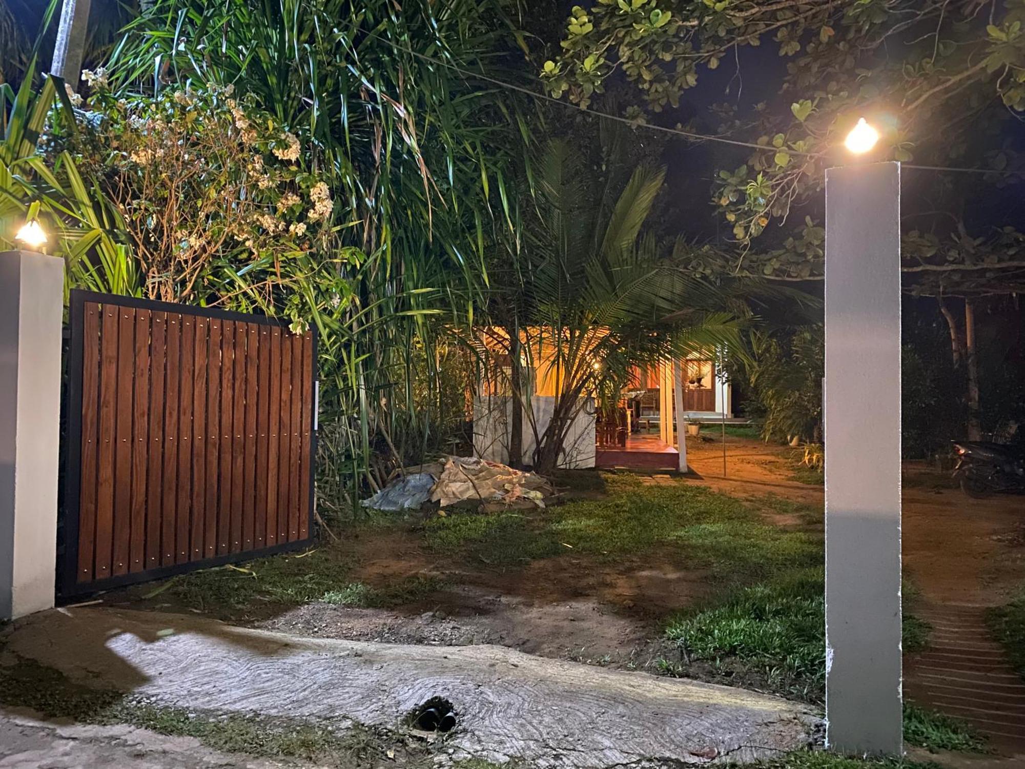 Talalla Ocean Beach Bungalow Matara Exterior photo