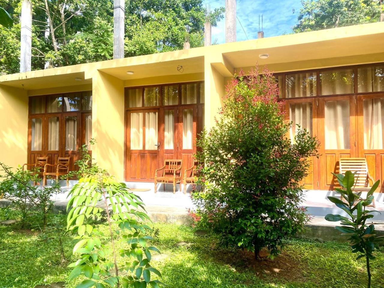 Talalla Ocean Beach Bungalow Matara Exterior photo